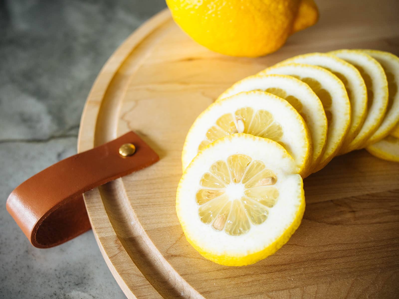 3 easy ways to freeze fresh lemons